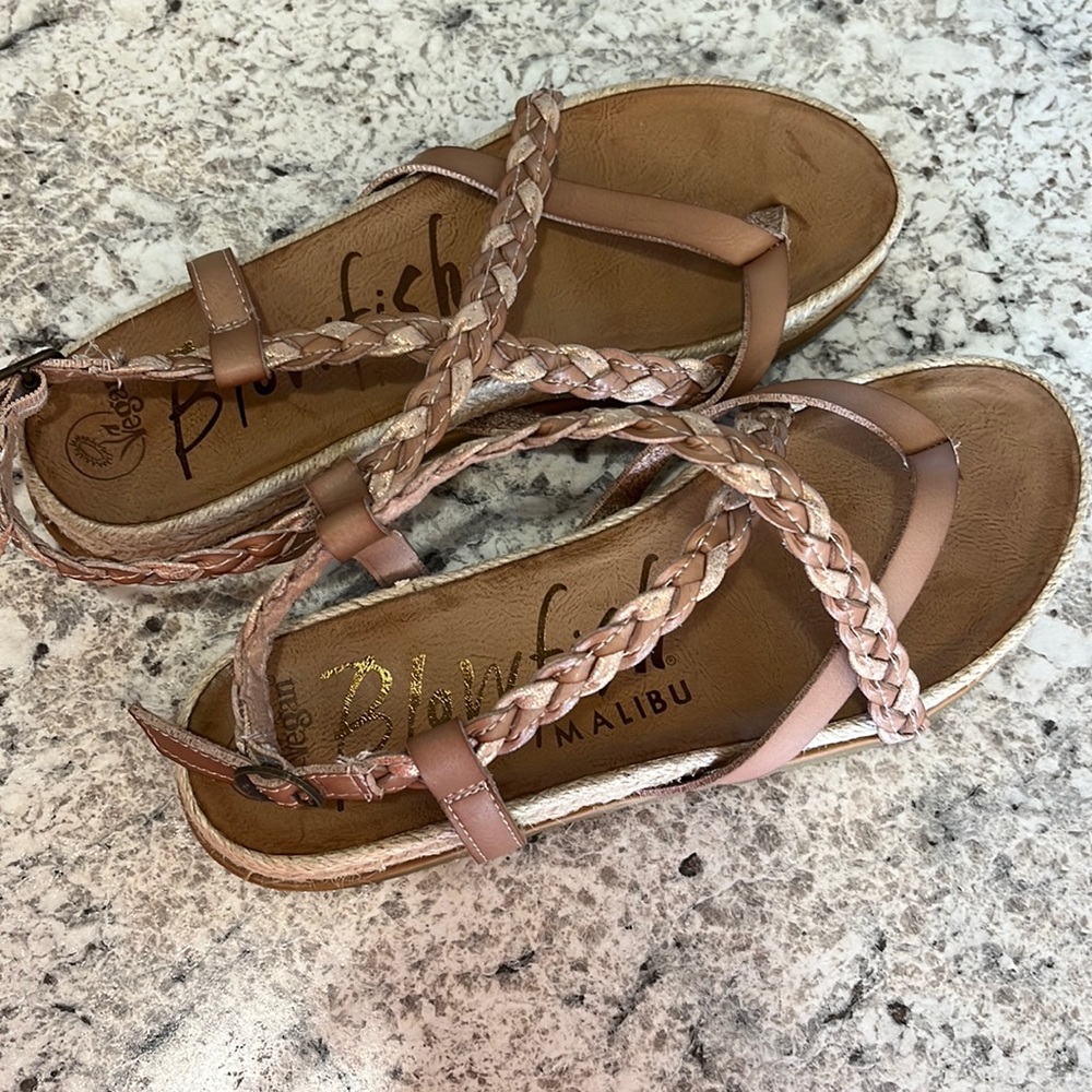 Women’s Blowfish sandals. Size 9. Never worn!!